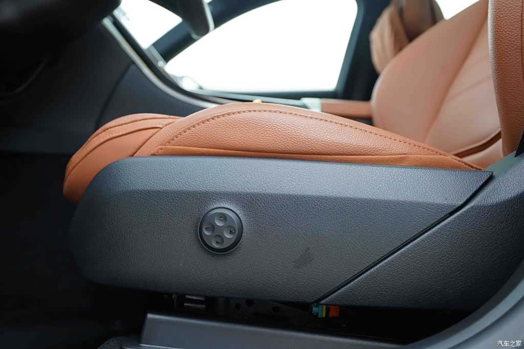 Mercedes-Benz GLC, 2024 12