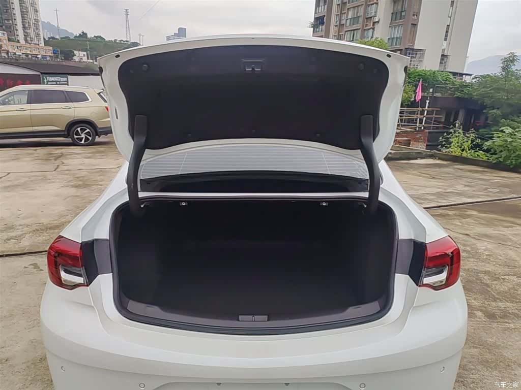Buick Regal, 2025 19