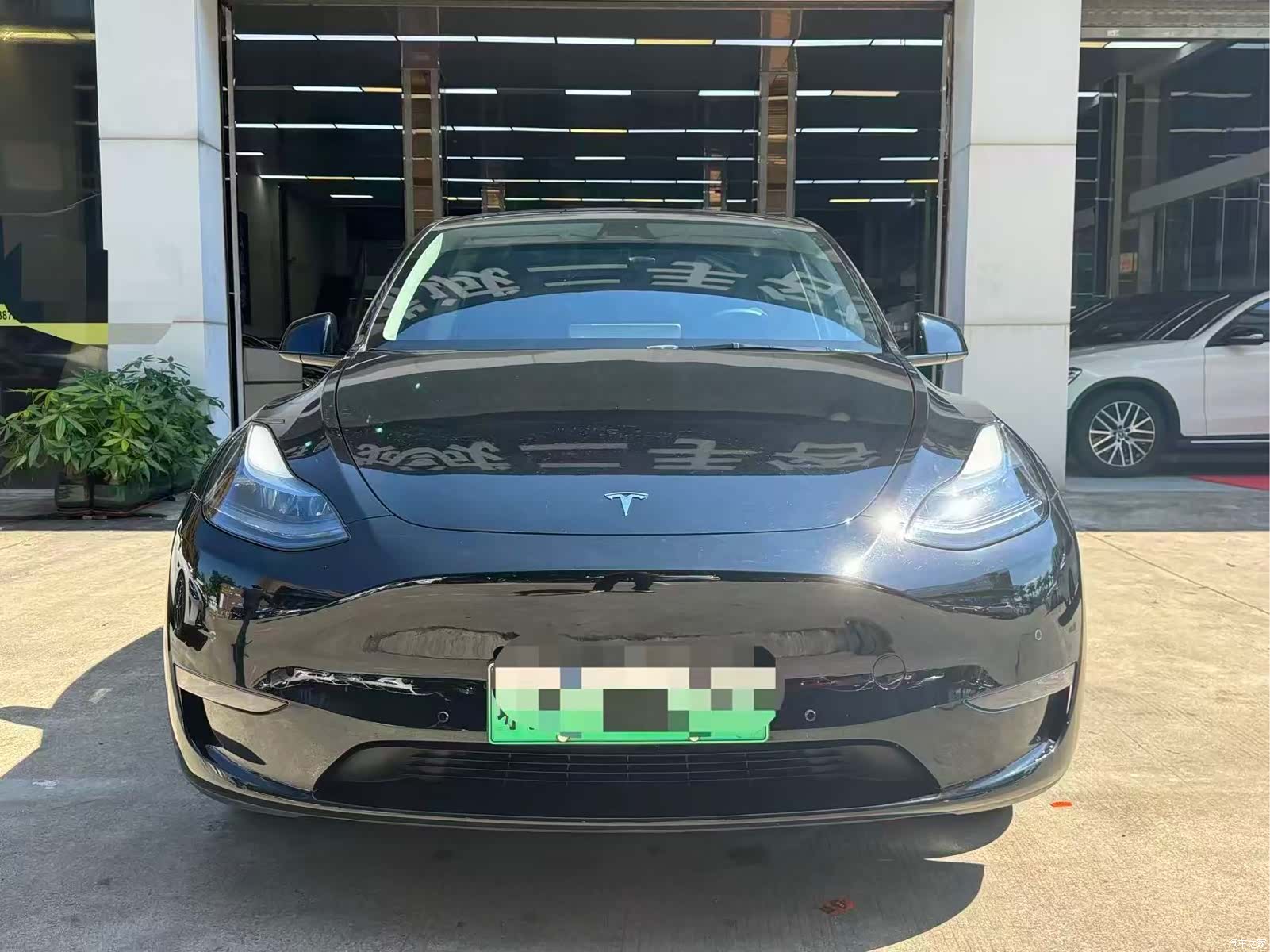 Tesla Model Y, 2023 2