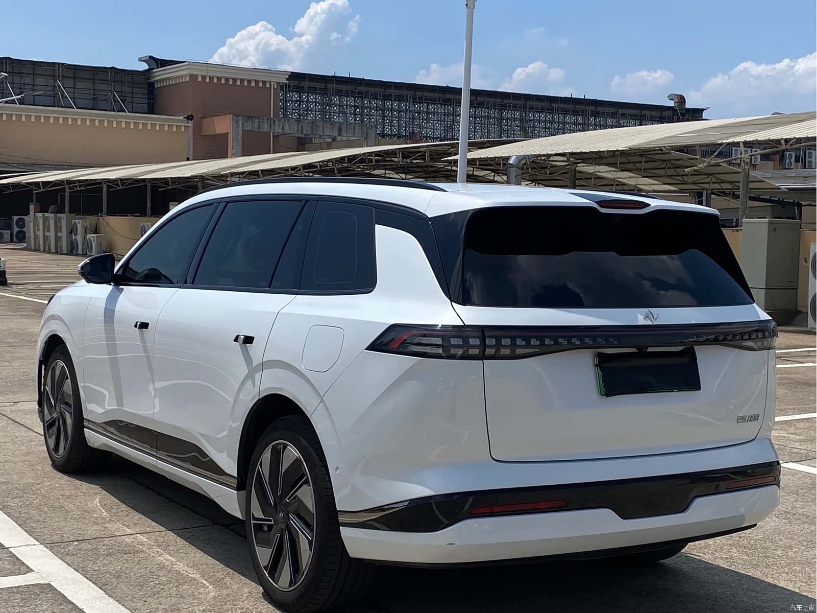 DongFeng eπ008, 2024 все фото