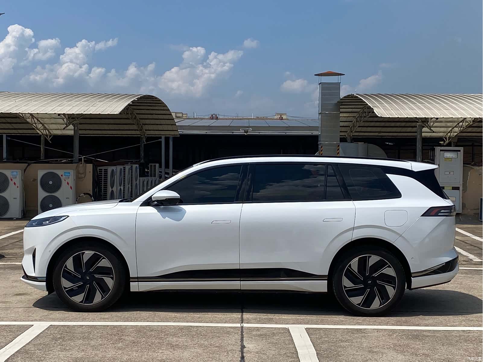 DongFeng eπ008, 2024 4