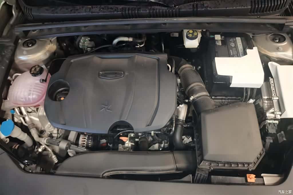 Geely Emgrand, 2026 10