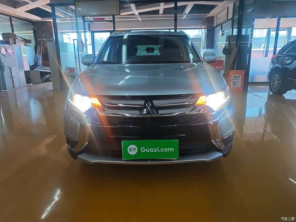 Mitsubishi Outlander, 2018 3