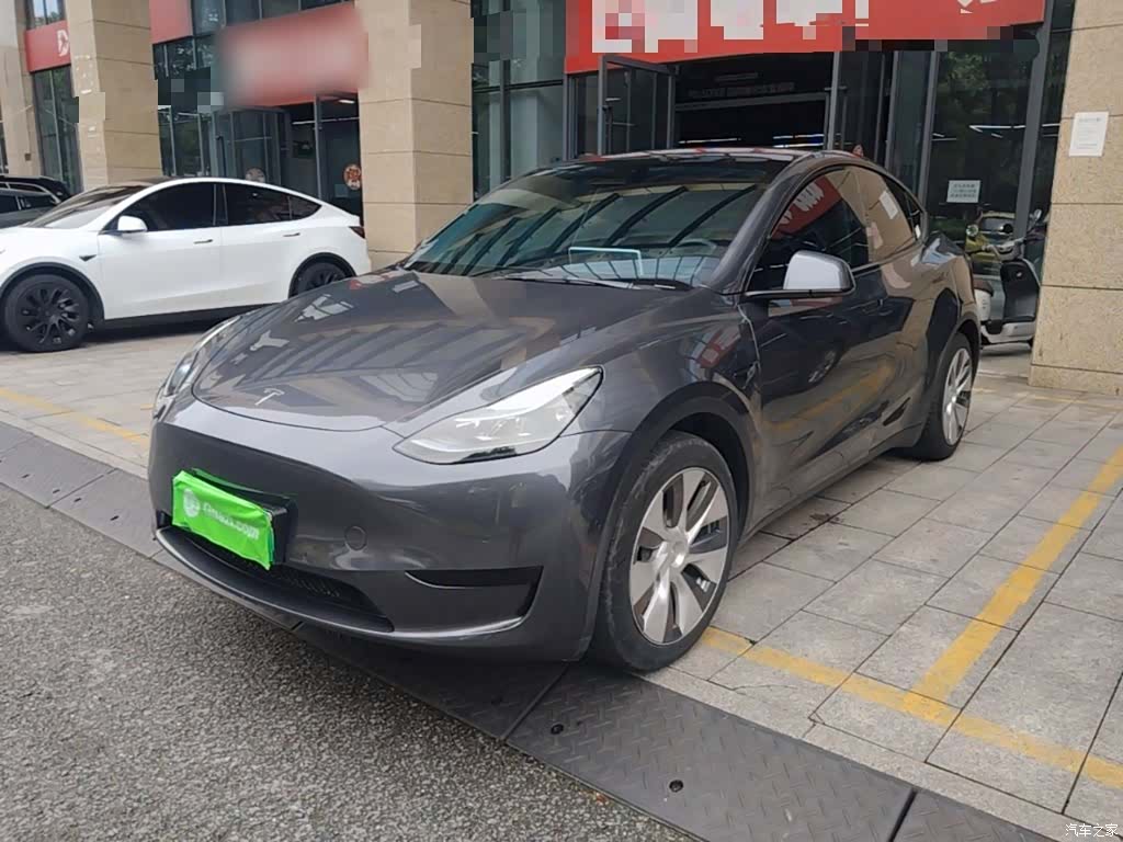 Tesla Model Y, 2022 2