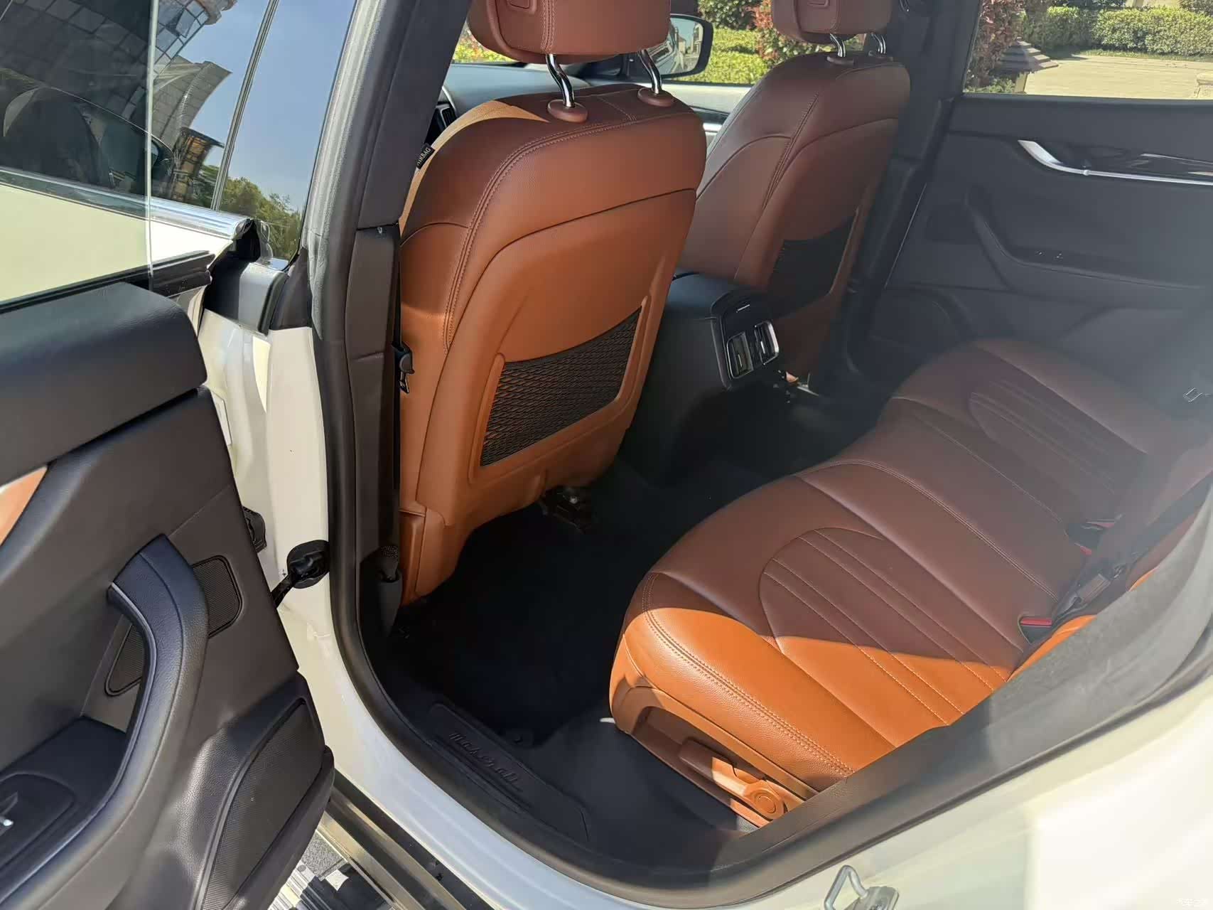 Maserati Levante, 2018 все фото