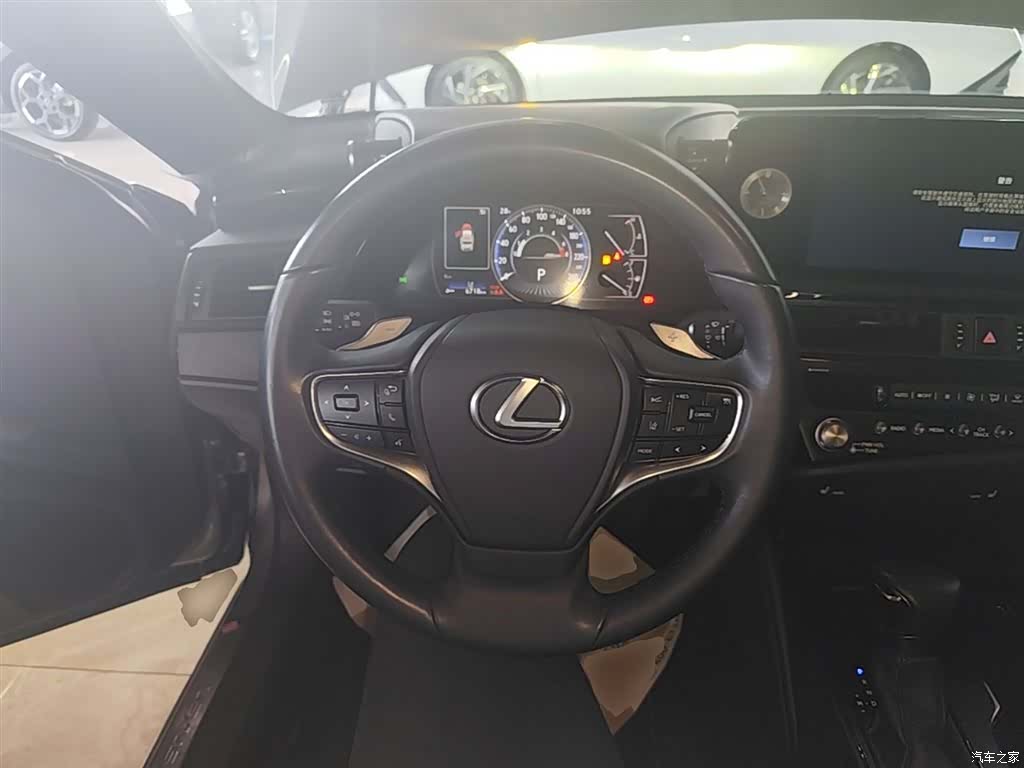 Lexus ES, 2023 11