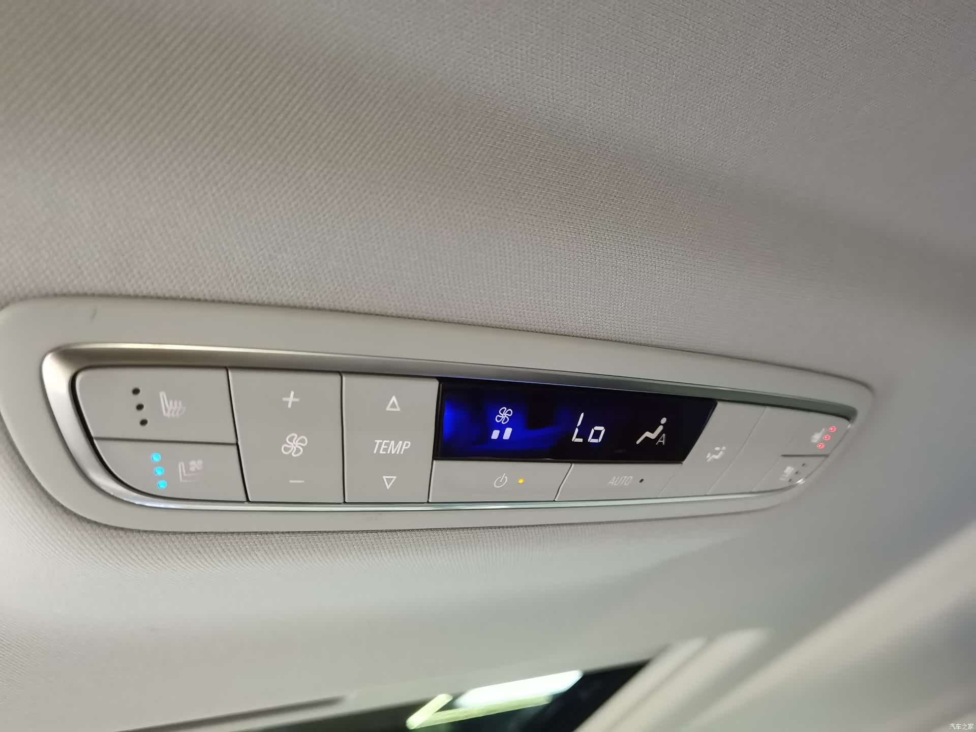 Buick GL8, 2025 21