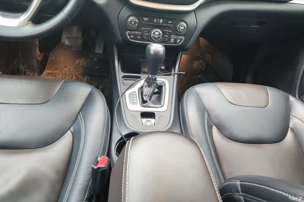 Jeep Cherokee, 2016 16