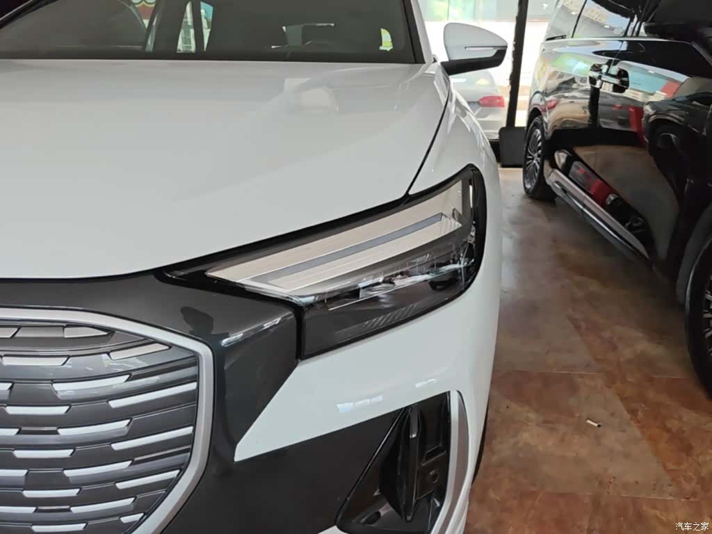 Audi Q4 e-tron, 2024 24