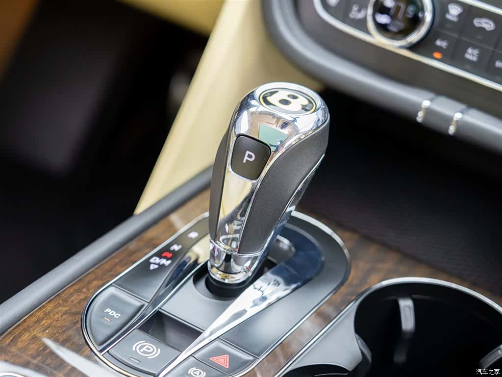 Bentley Bentayga, 2020 21