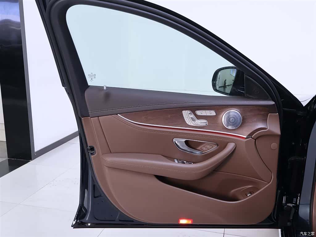 Mercedes-Benz E-Class, 2021 18