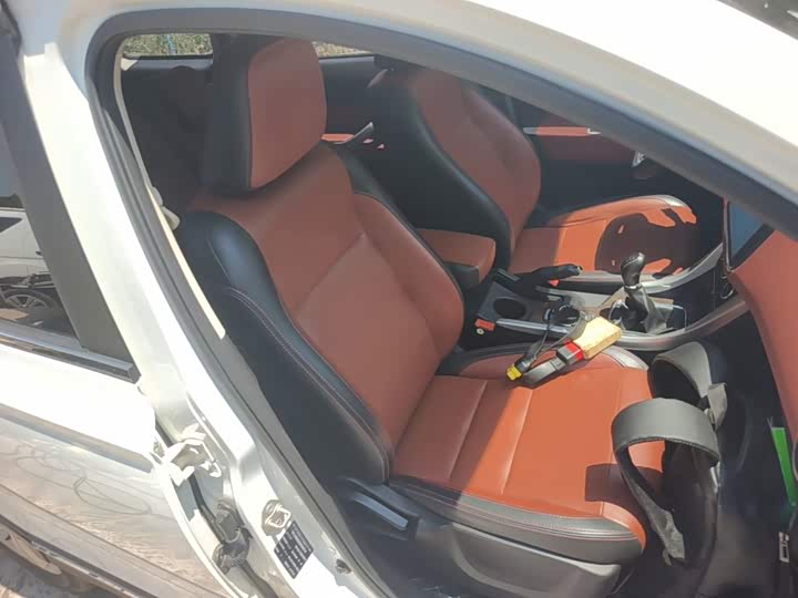 BAIC Huansu S3 2016 S3 L 1.5L МКПП zun xiang xing