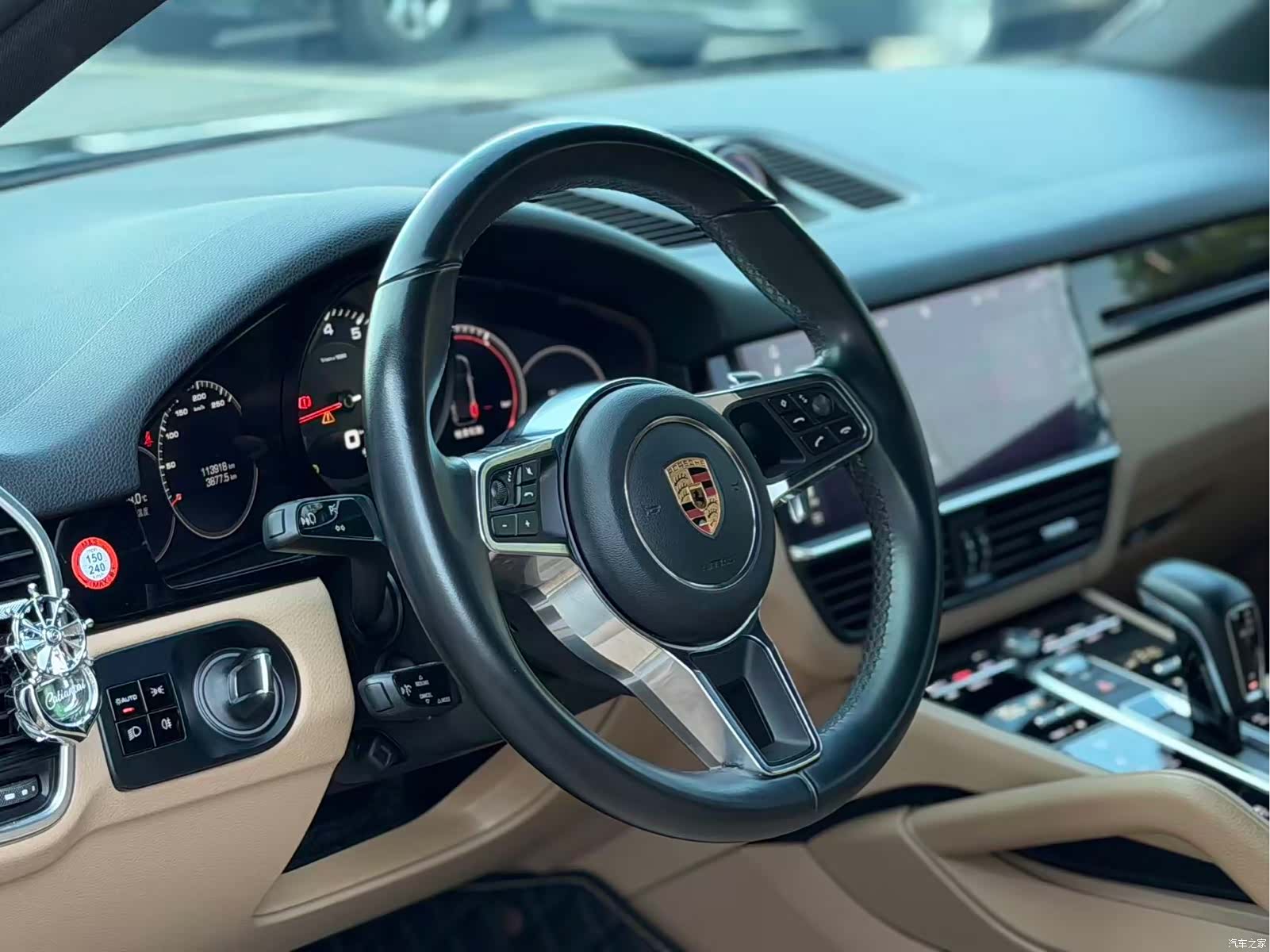 Porsche Cayenne, 2018 все фото