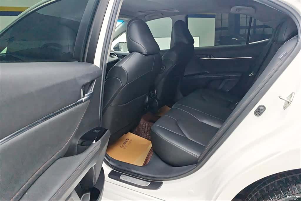 Toyota Camry, 2022 11