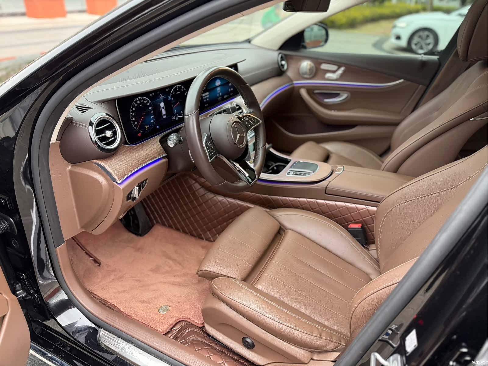 Mercedes-Benz E-Class, 2022 11