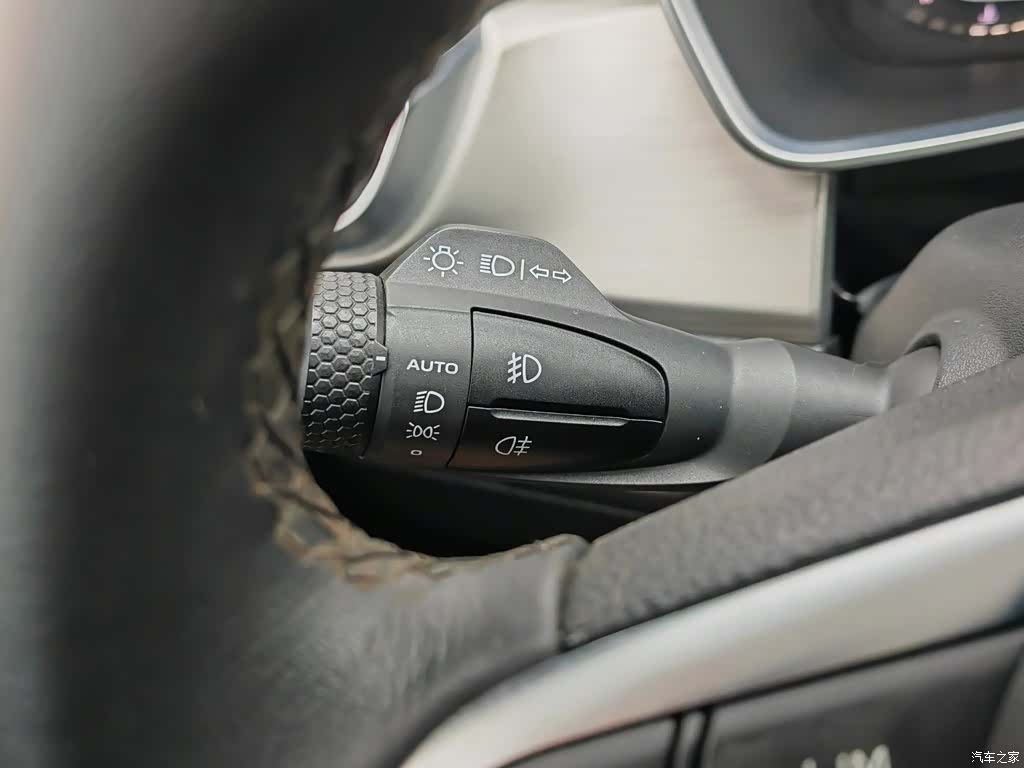 Geely Coolray, 2019 21