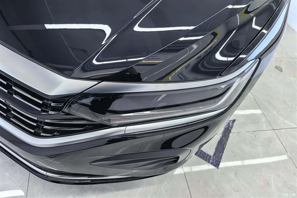 Volkswagen Passat, 2025 все фото