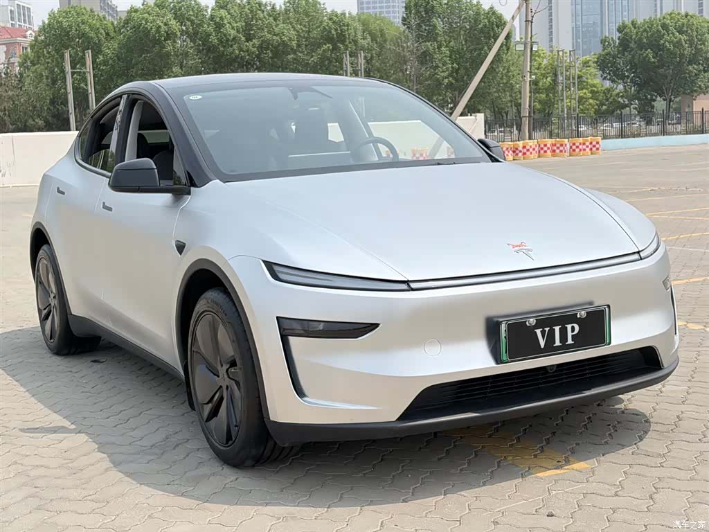Tesla Model Y, 2025 2