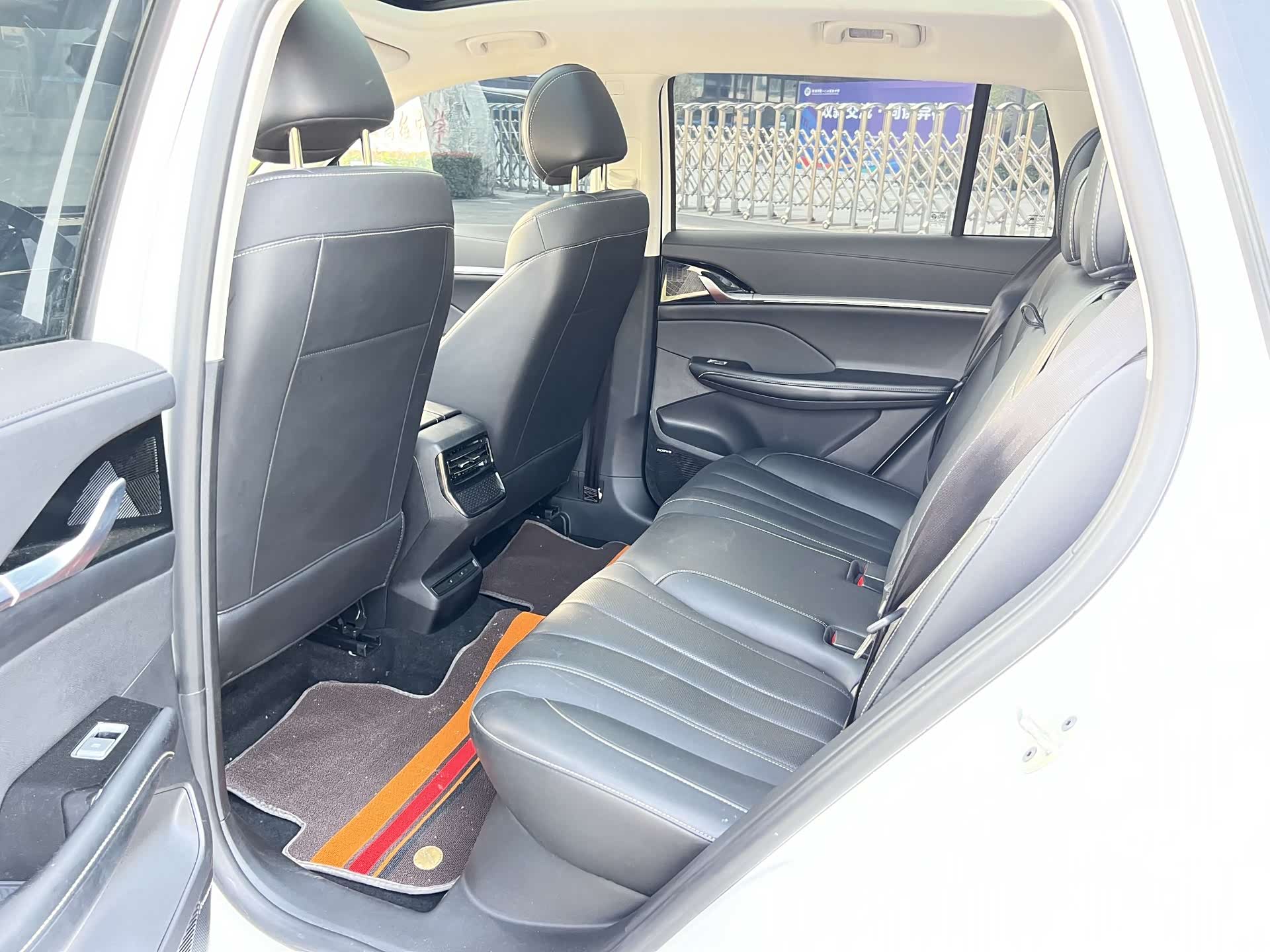 Roewe RX5, 2022 16