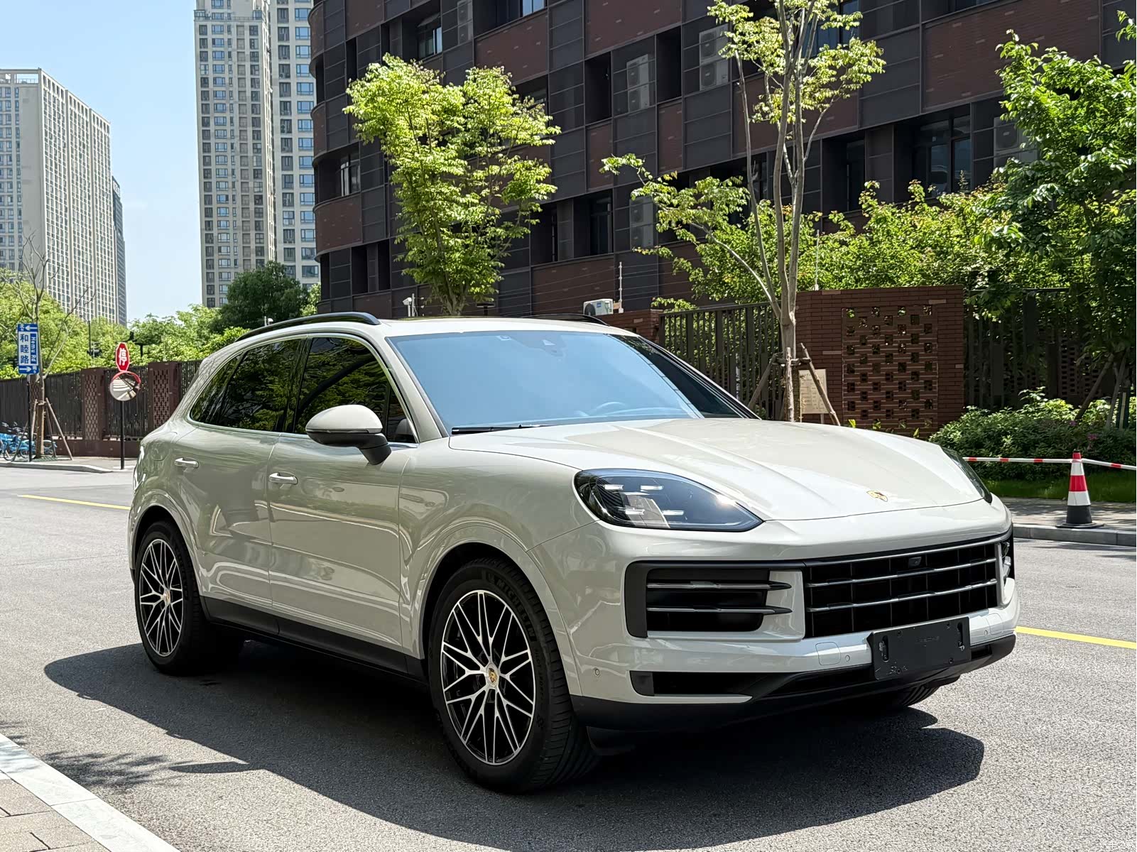 Porsche Cayenne, 2025 3