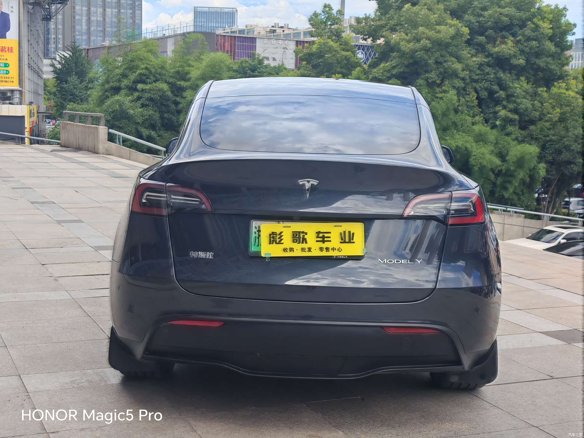 Tesla Model Y, 2024 6