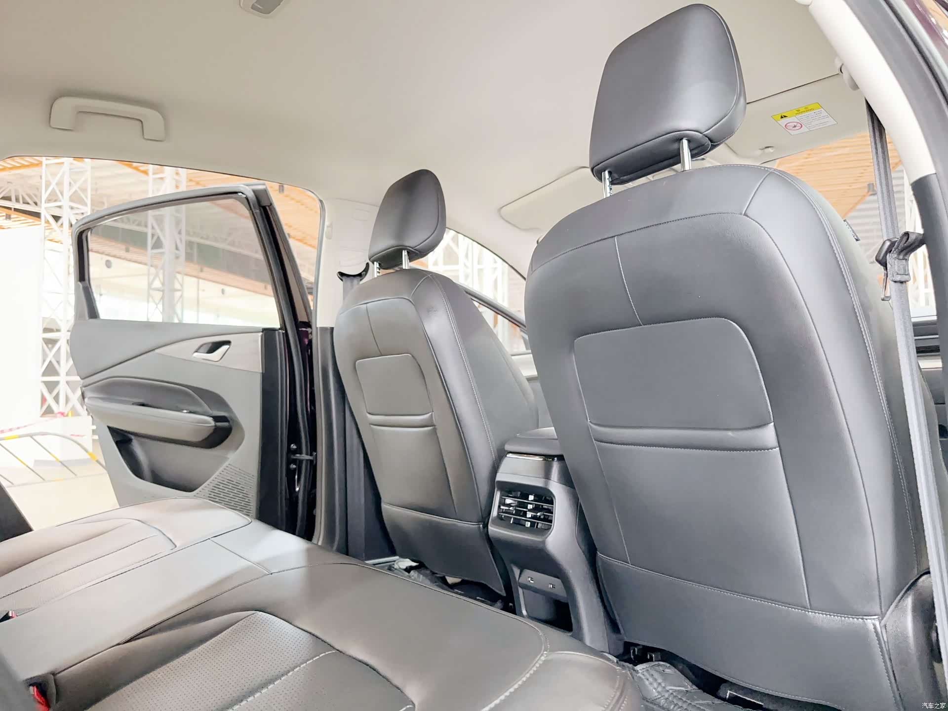 Wuling Starlight, 2024 10