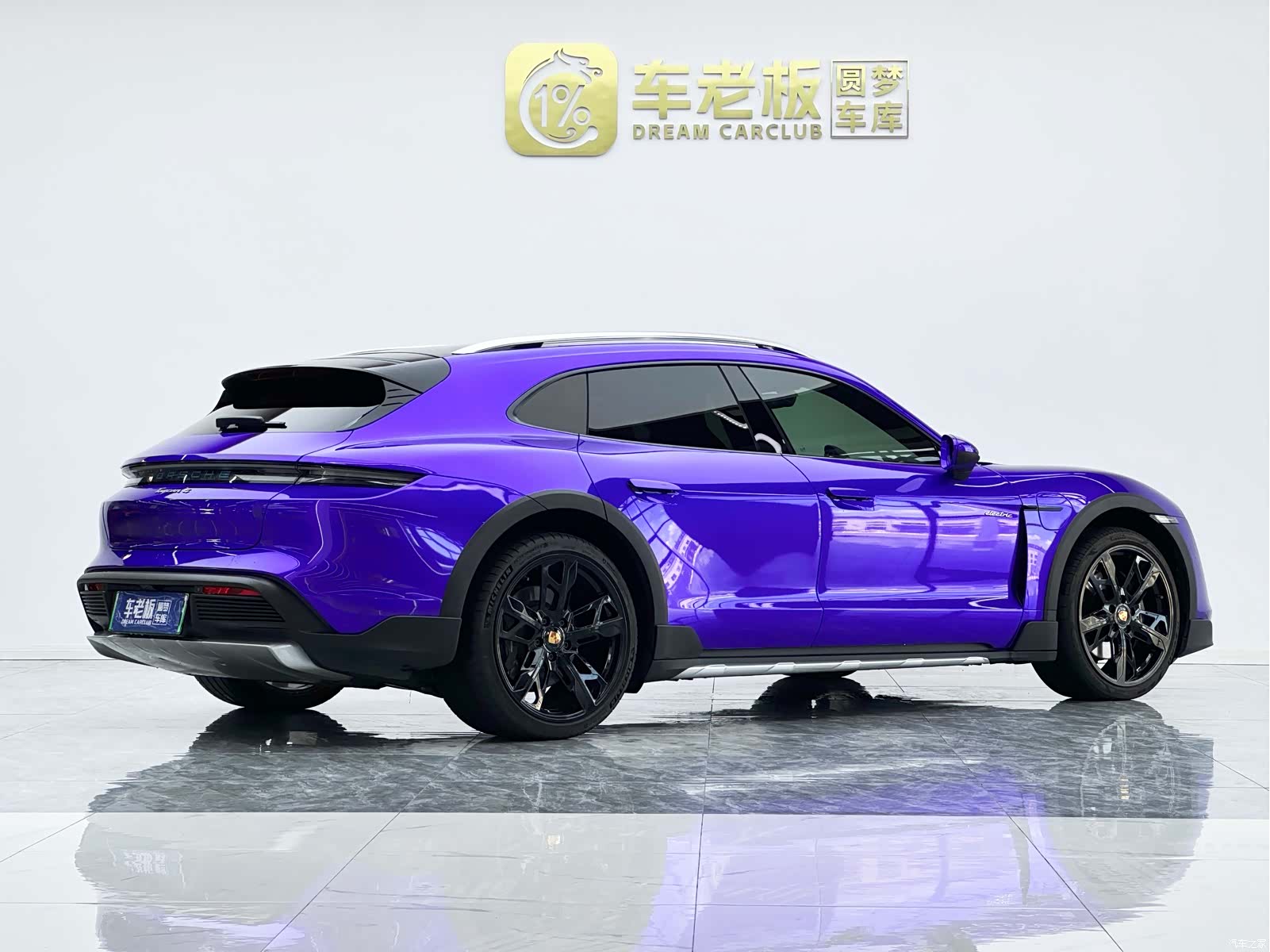 Porsche Taycan, 2023 4