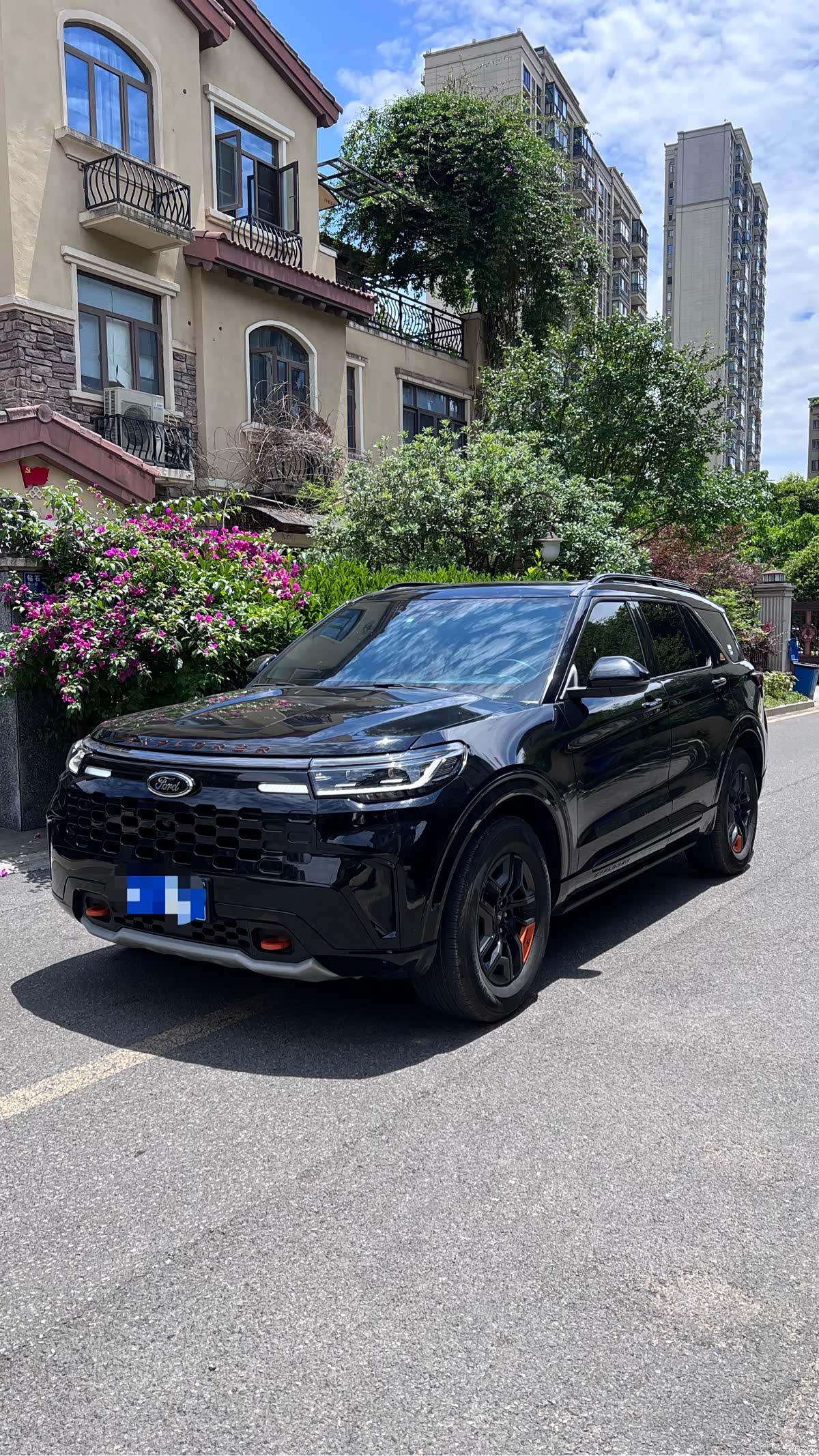 Ford Explorer, 2023 3