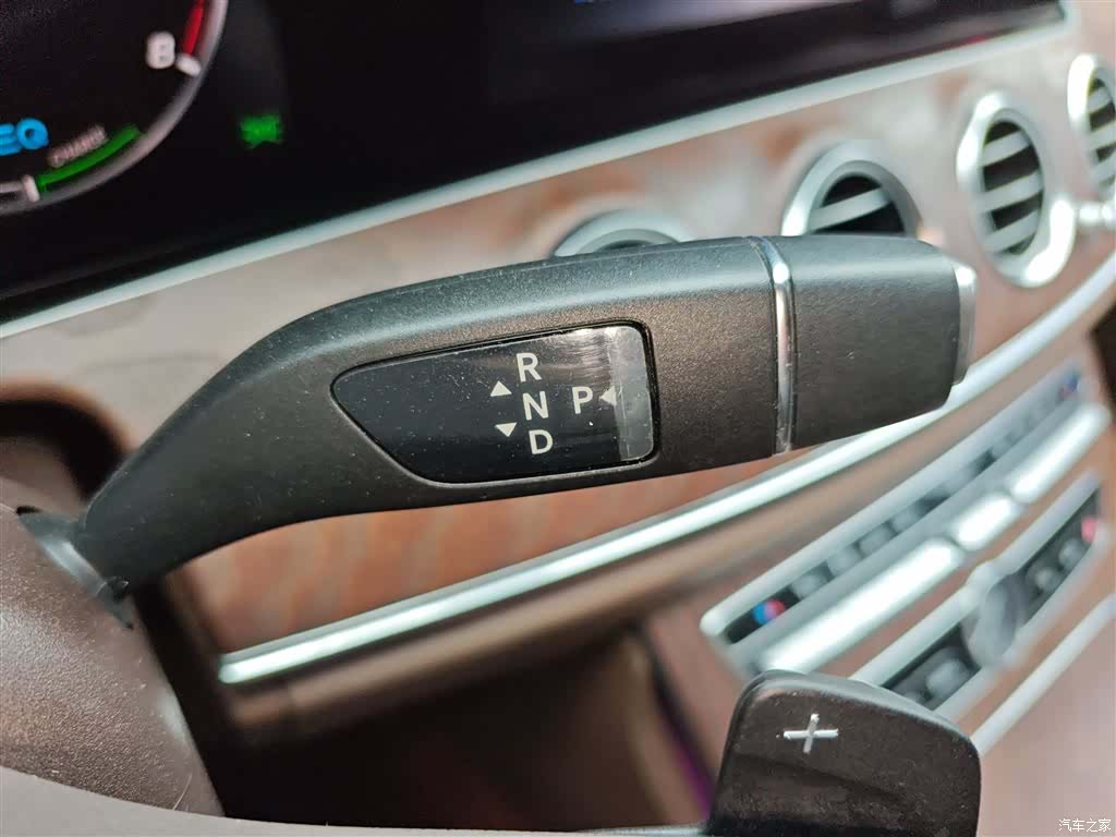 Mercedes-Benz E-Class, 2020 14
