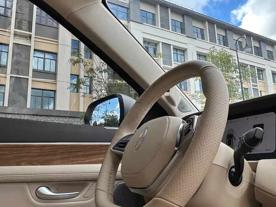 AITO Ask the world M7