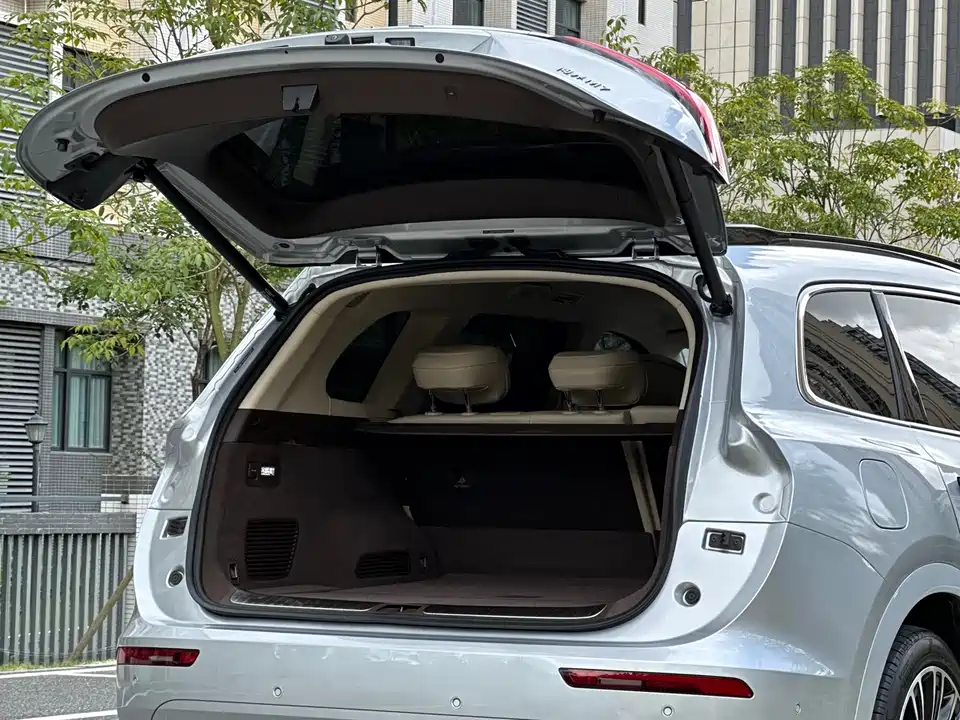 AITO Ask the world M7