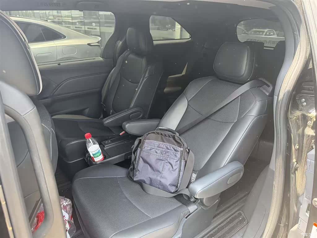 Toyota Granvia, 2024 все фото