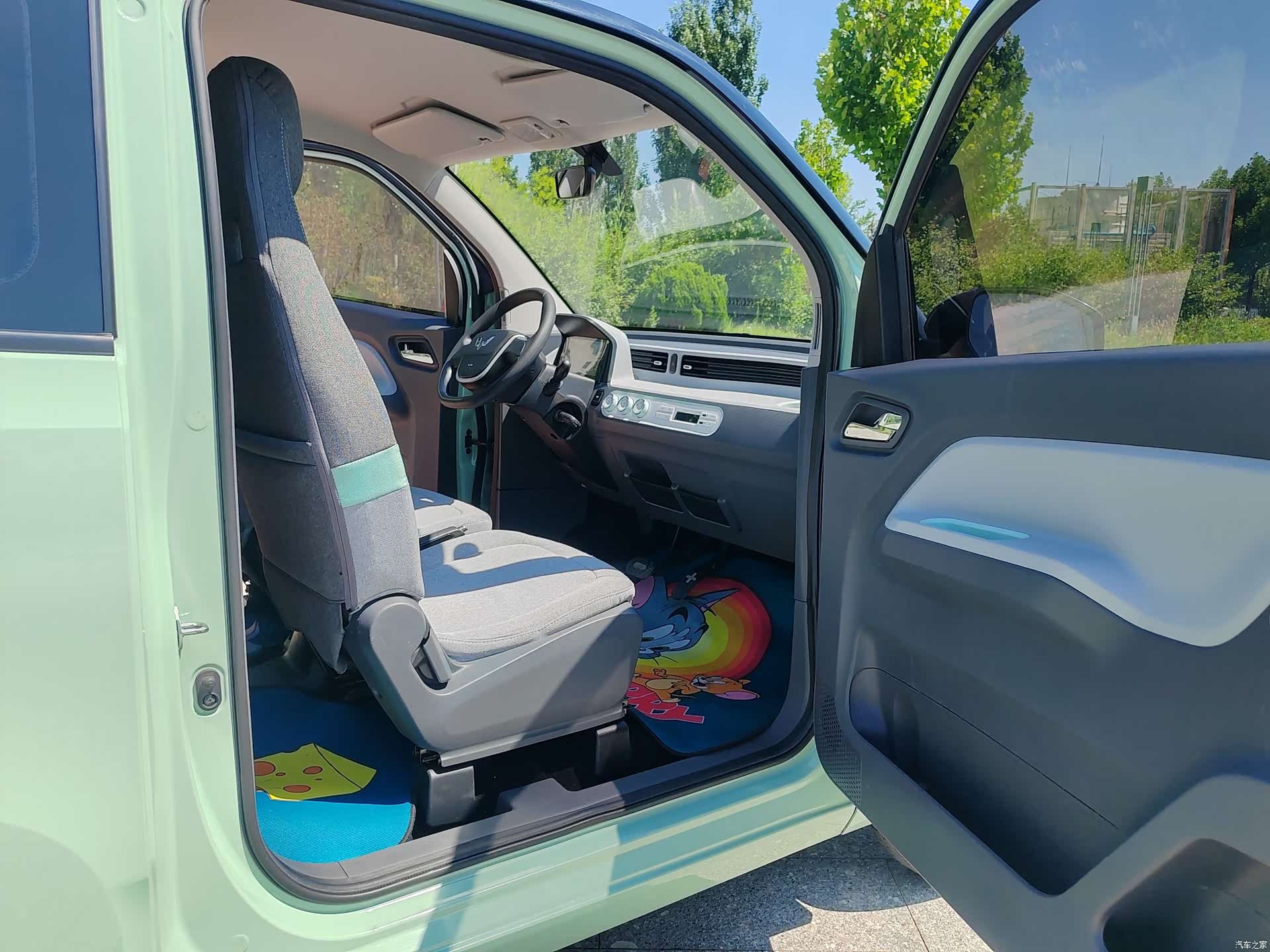 Wuling MINIEV, 2022 13