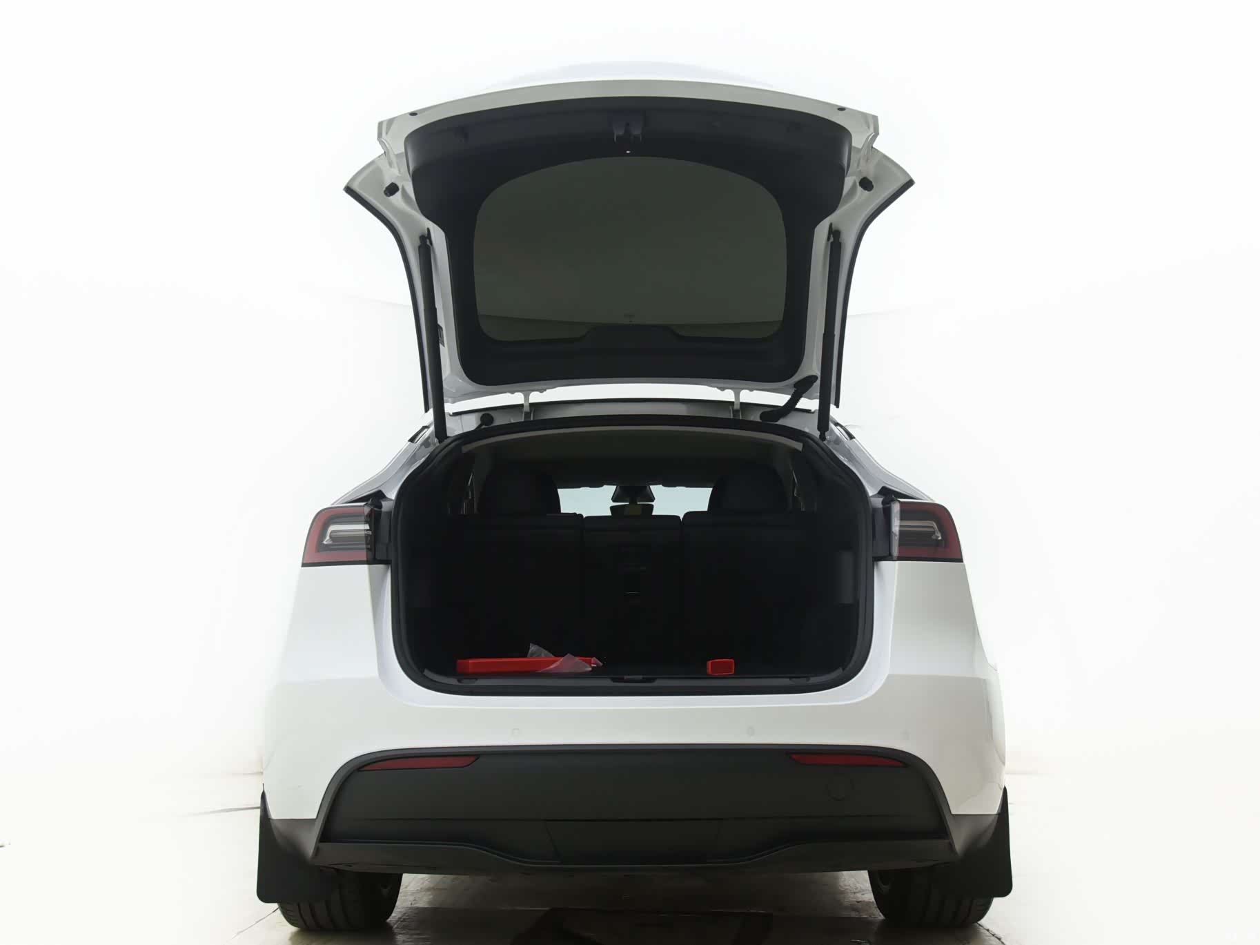 Tesla Model Y, 2023 6
