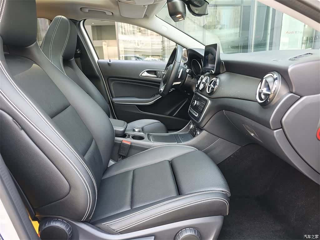 Mercedes-Benz GLA, 2019 12
