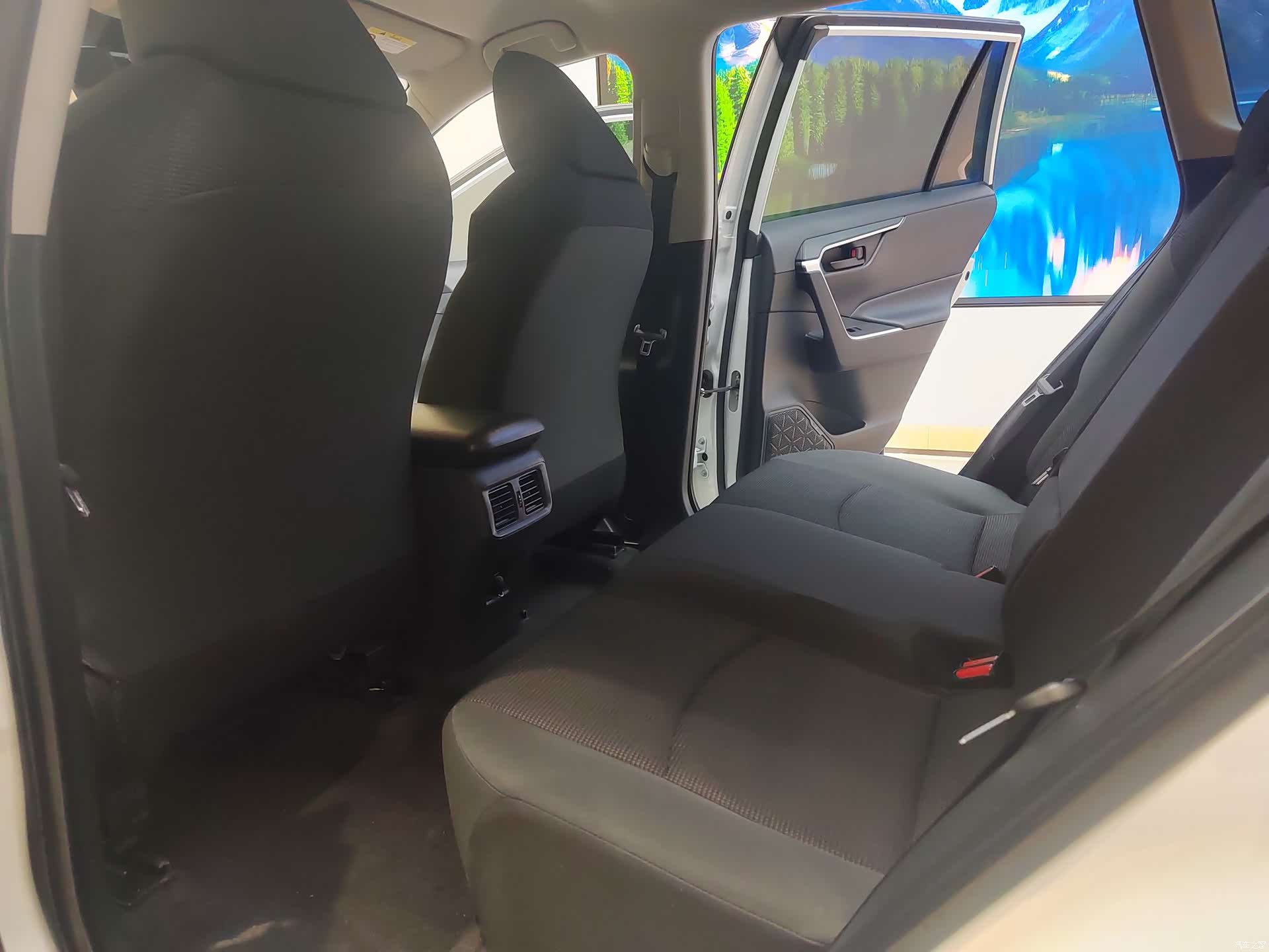 Toyota RAV4, 2022 18