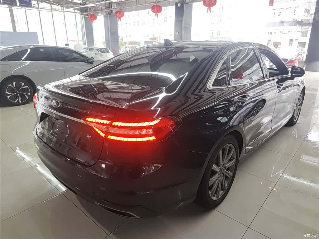 Ford Taurus, 2021 7