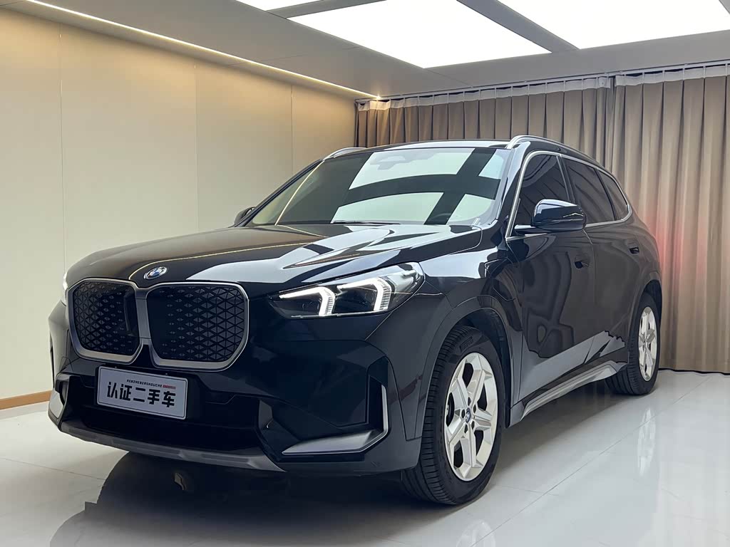 BMW iX1