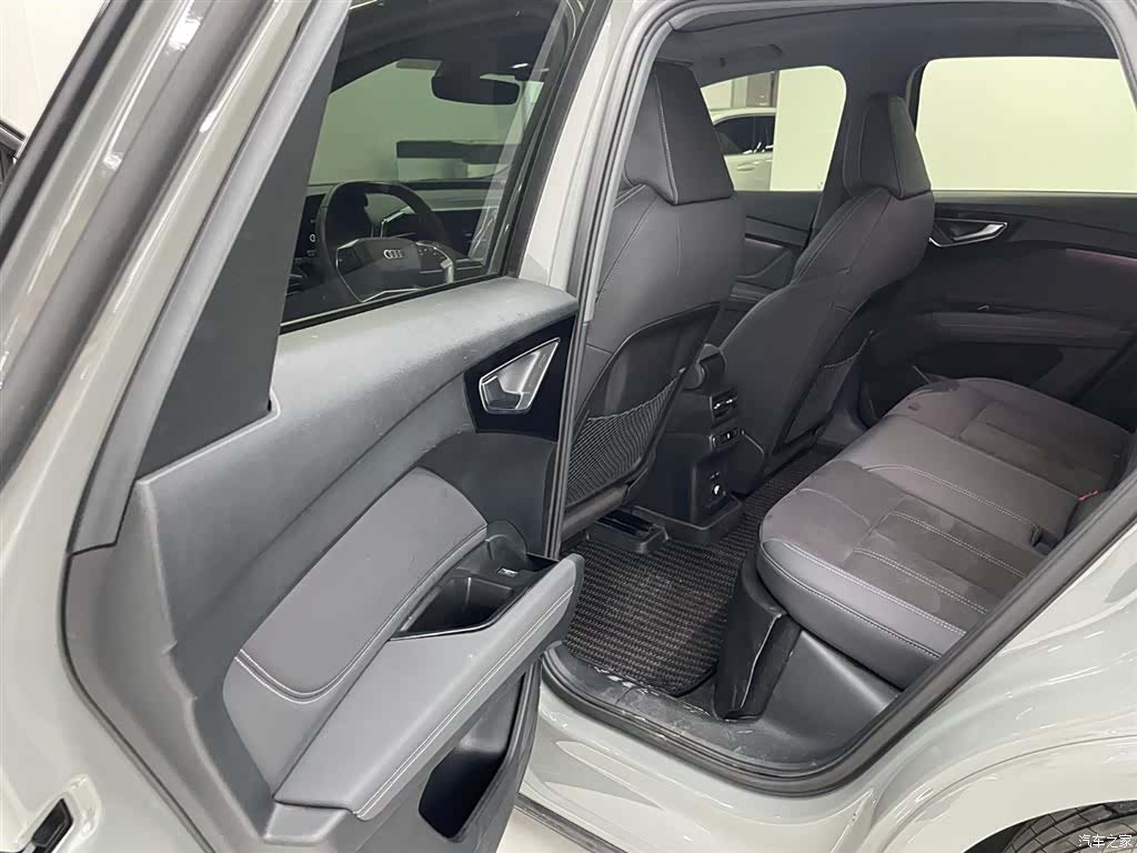 Audi Q4 e-tron, 2023 13