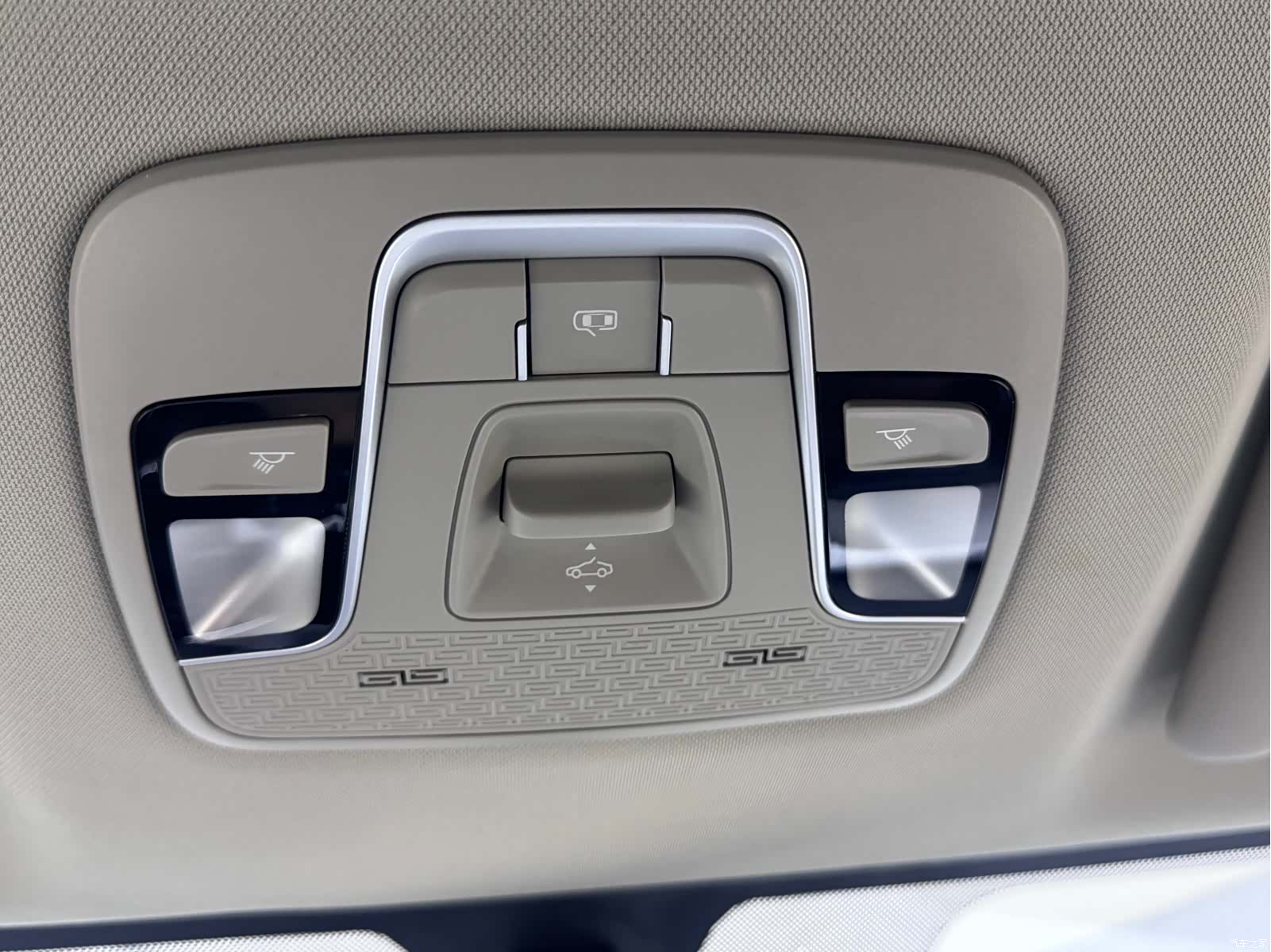 Geely Coolray, 2023 18