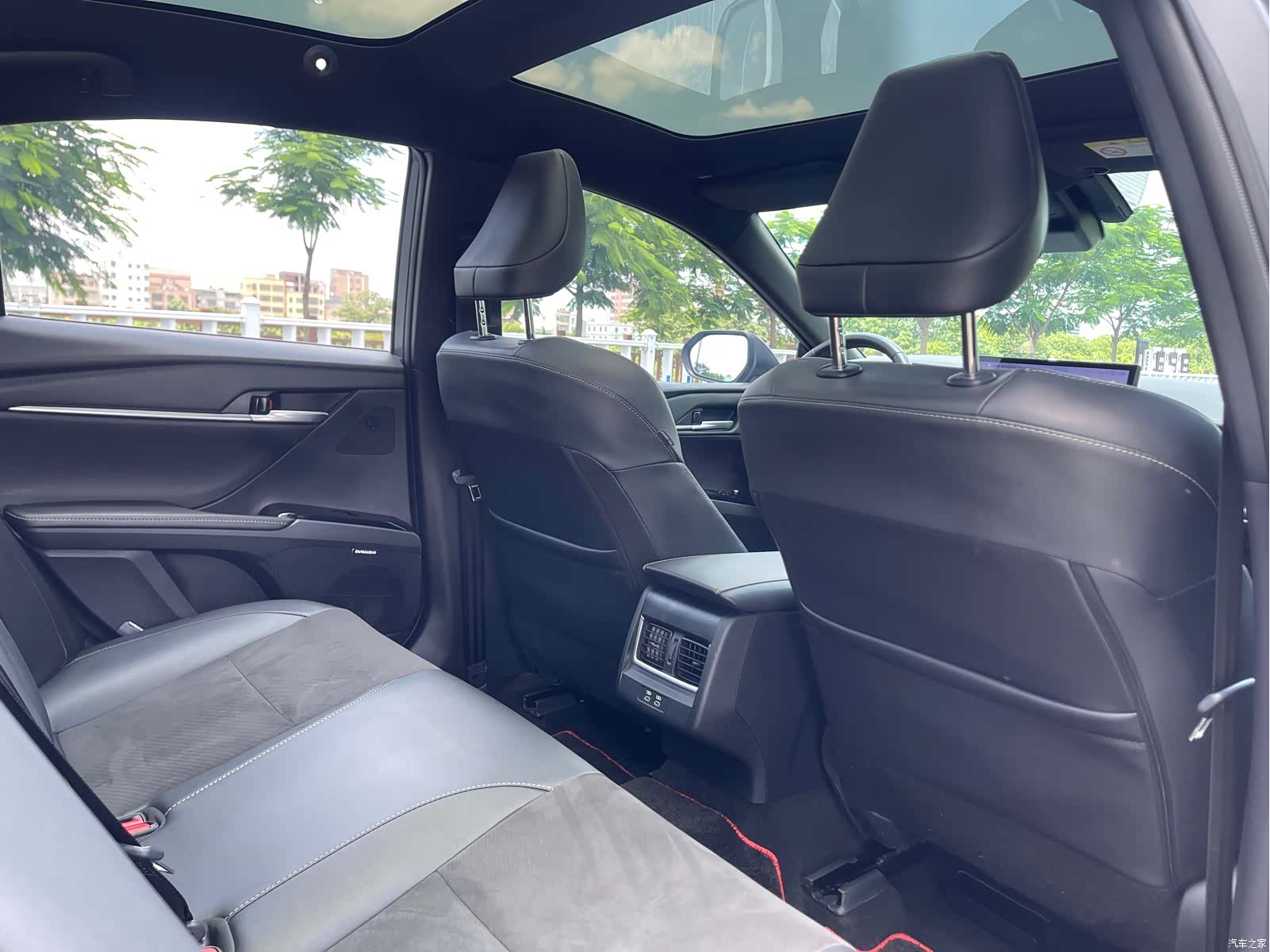 Toyota Camry, 2025 13