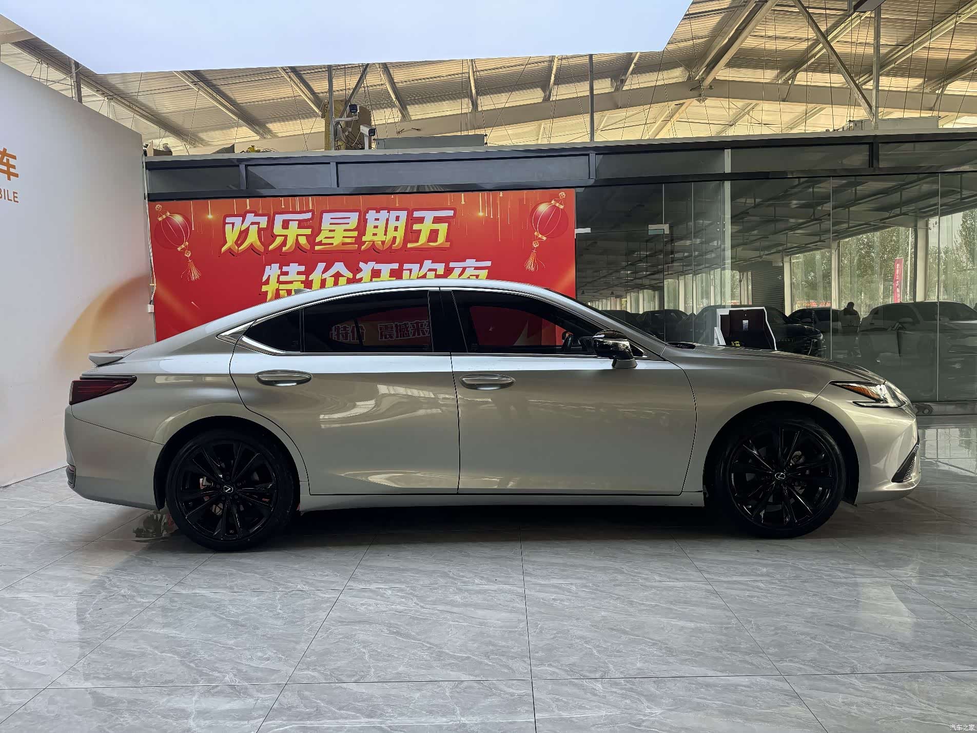 Lexus ES, 2021 14