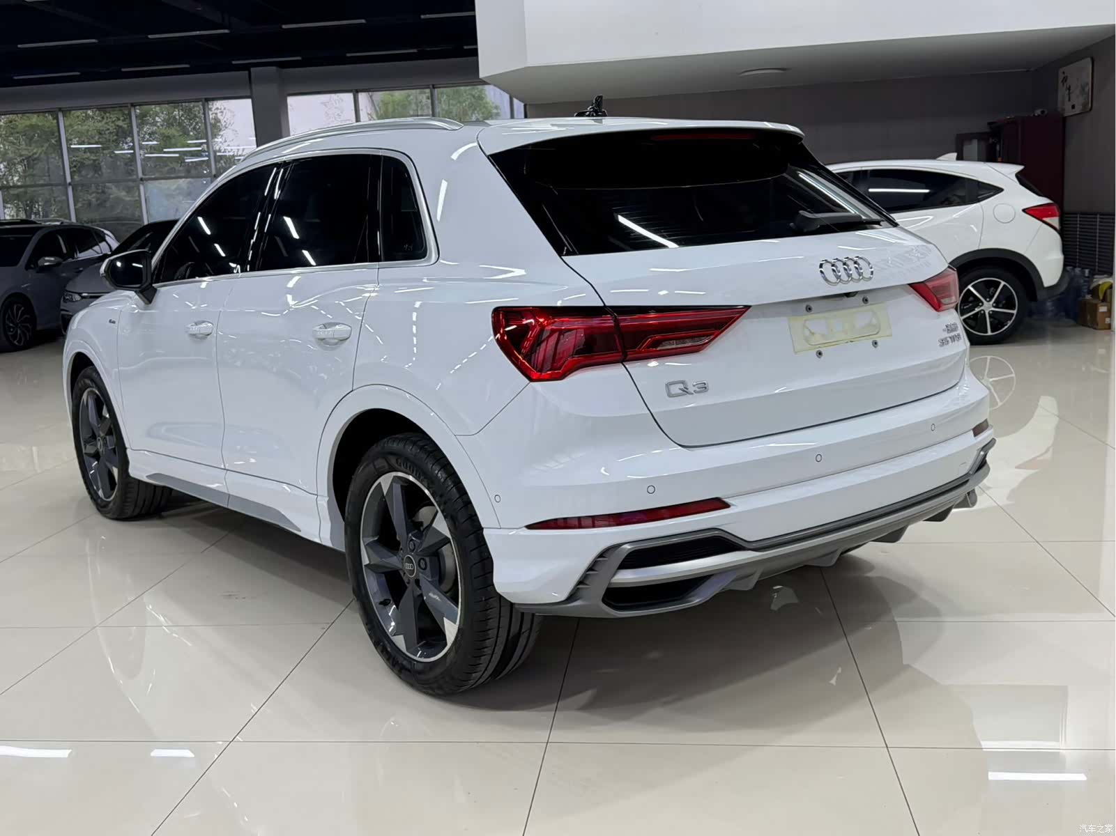 Audi Q3, 2022 4