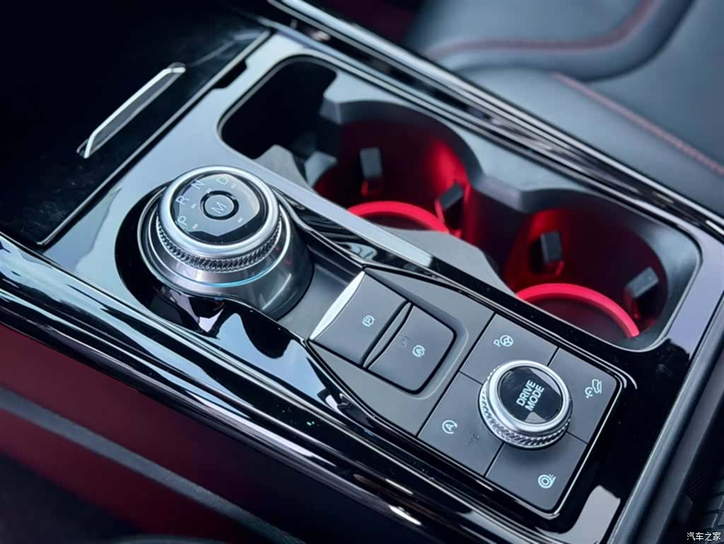 Ford Explorer, 2022 6