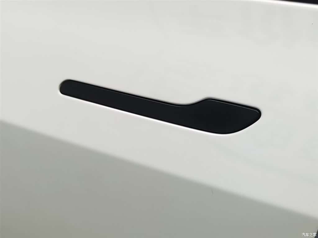 Tesla Model 3, 2025 18
