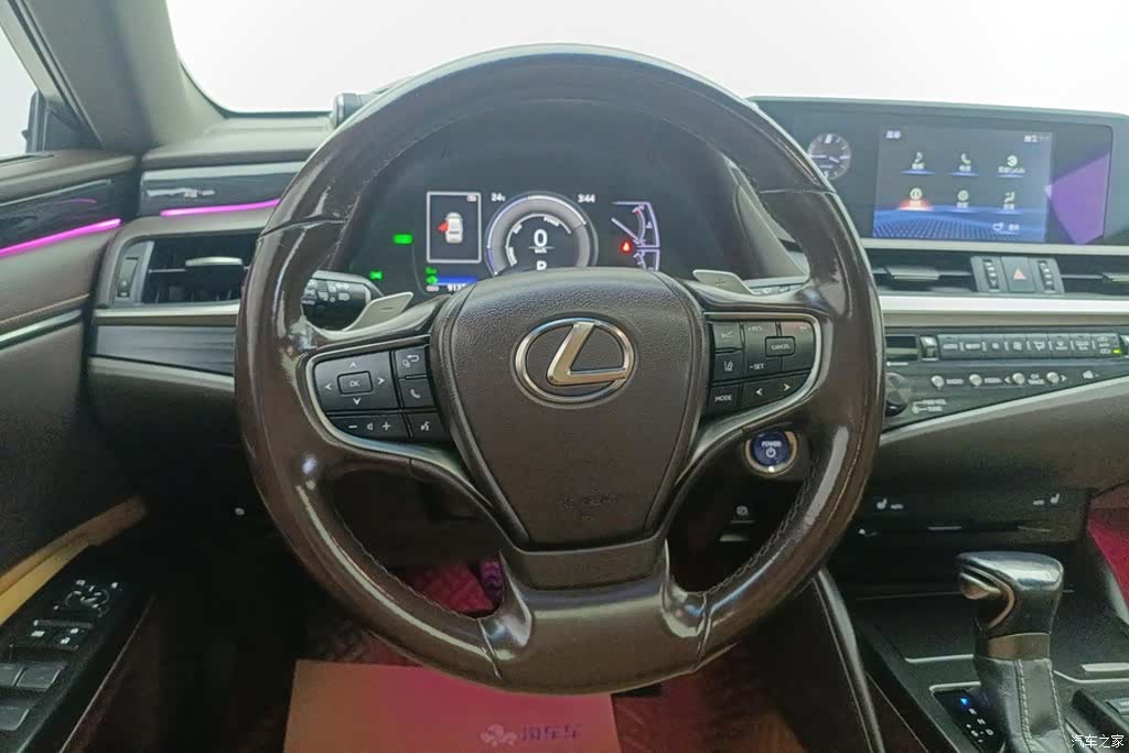 Lexus ES, 2020 15