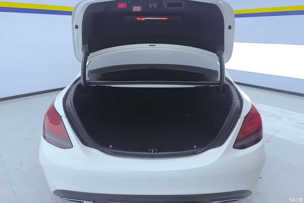 Mercedes-Benz C-Class, 2021 4