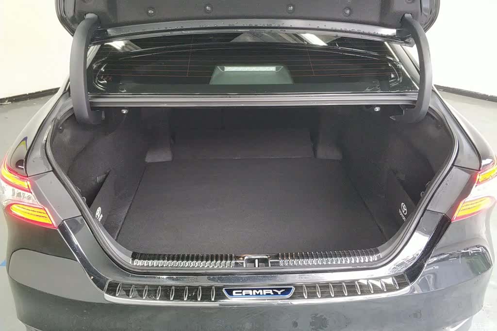Toyota Camry, 2023 4
