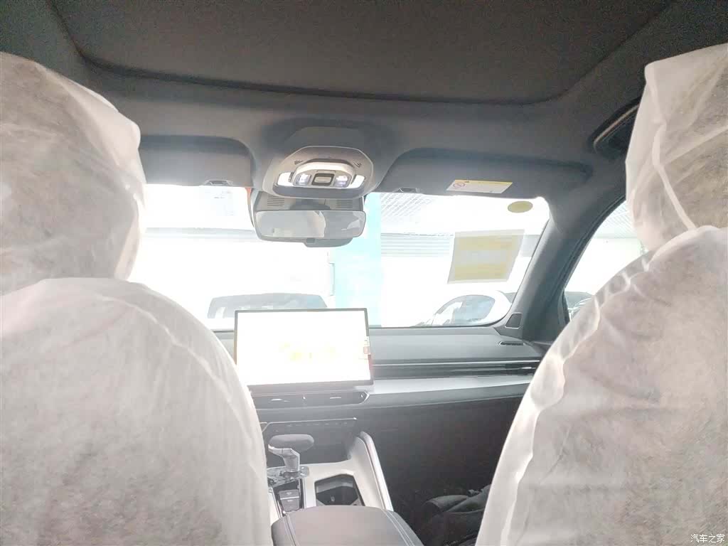 Geely Preface, 2025 18