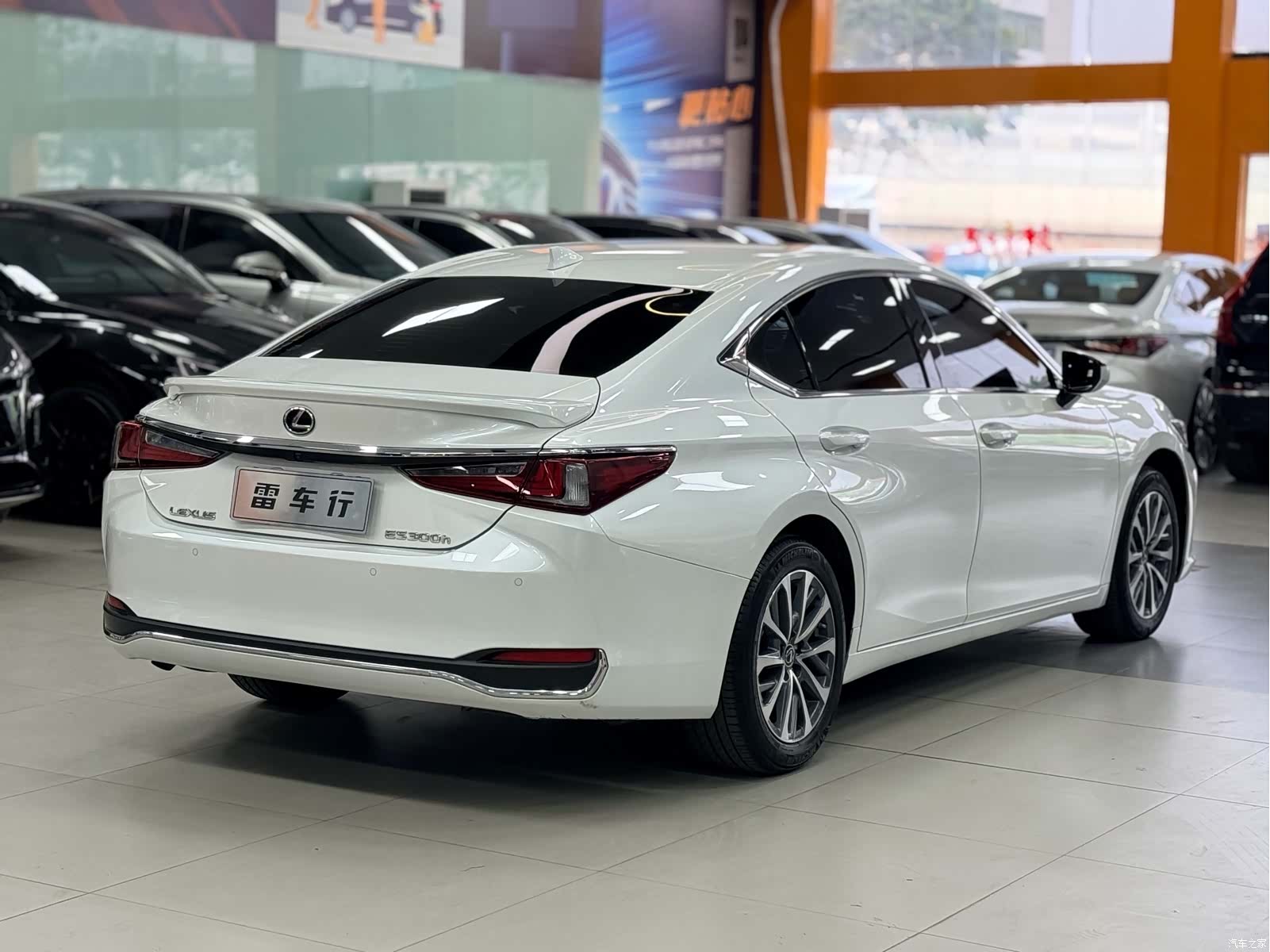 Lexus ES, 2024 9
